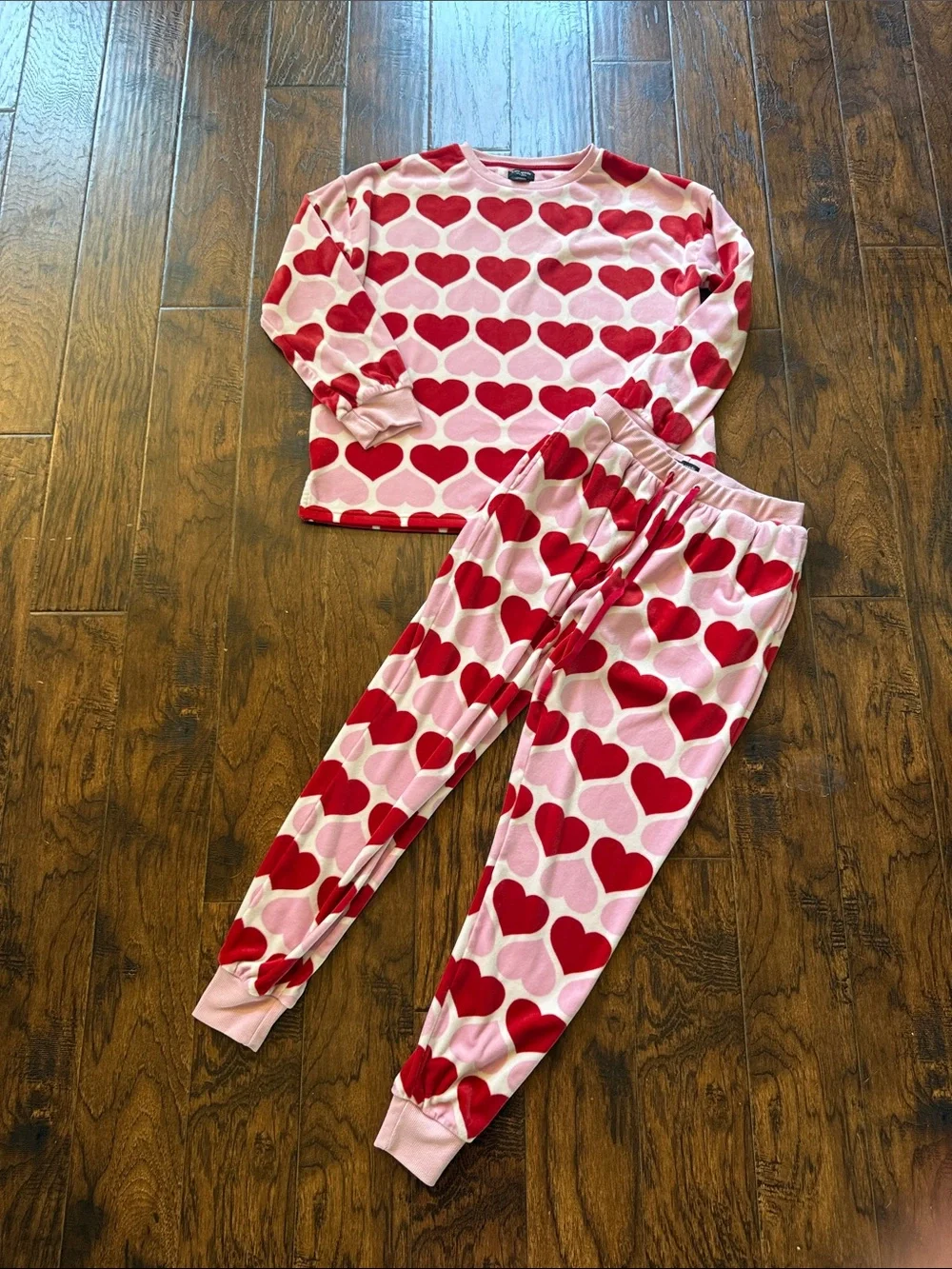 Kate Spade Pink & Red Heart Print Velour Pajama Set, size small